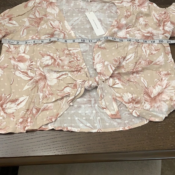 Timing tan floral with metallic top/blouse - Picture 16 of 17